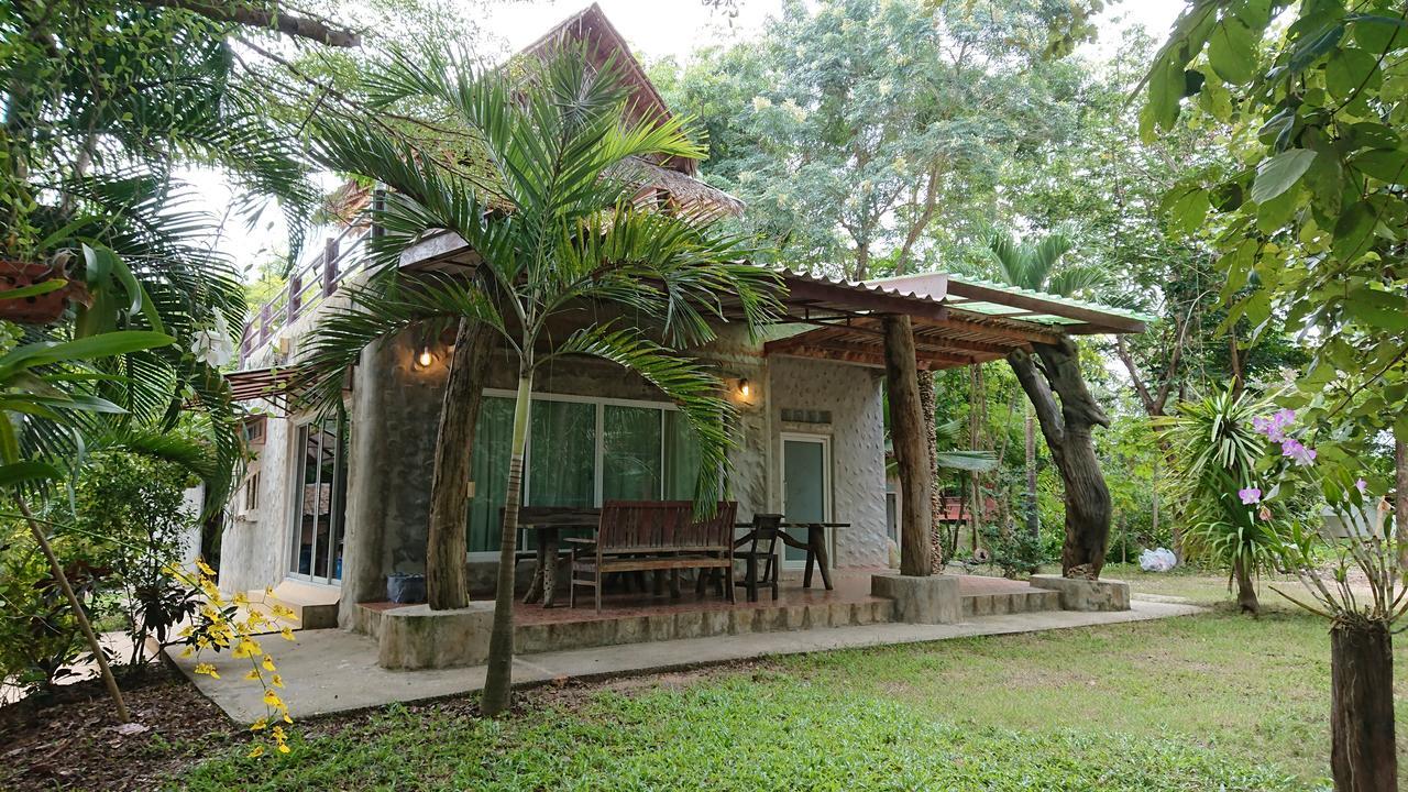 Baantantara Hotel Suan Phueng Exterior foto