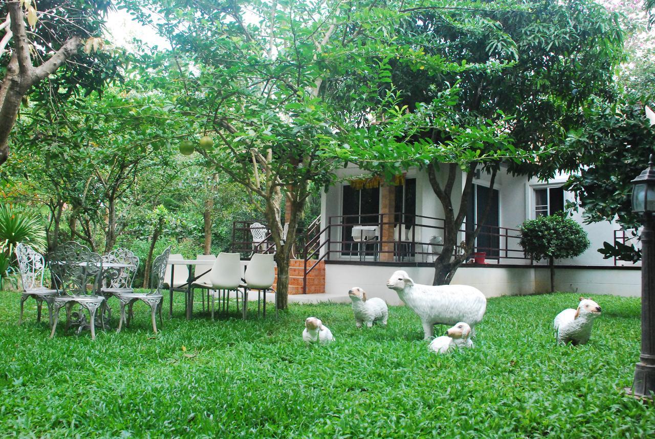 Baantantara Hotel Suan Phueng Exterior foto